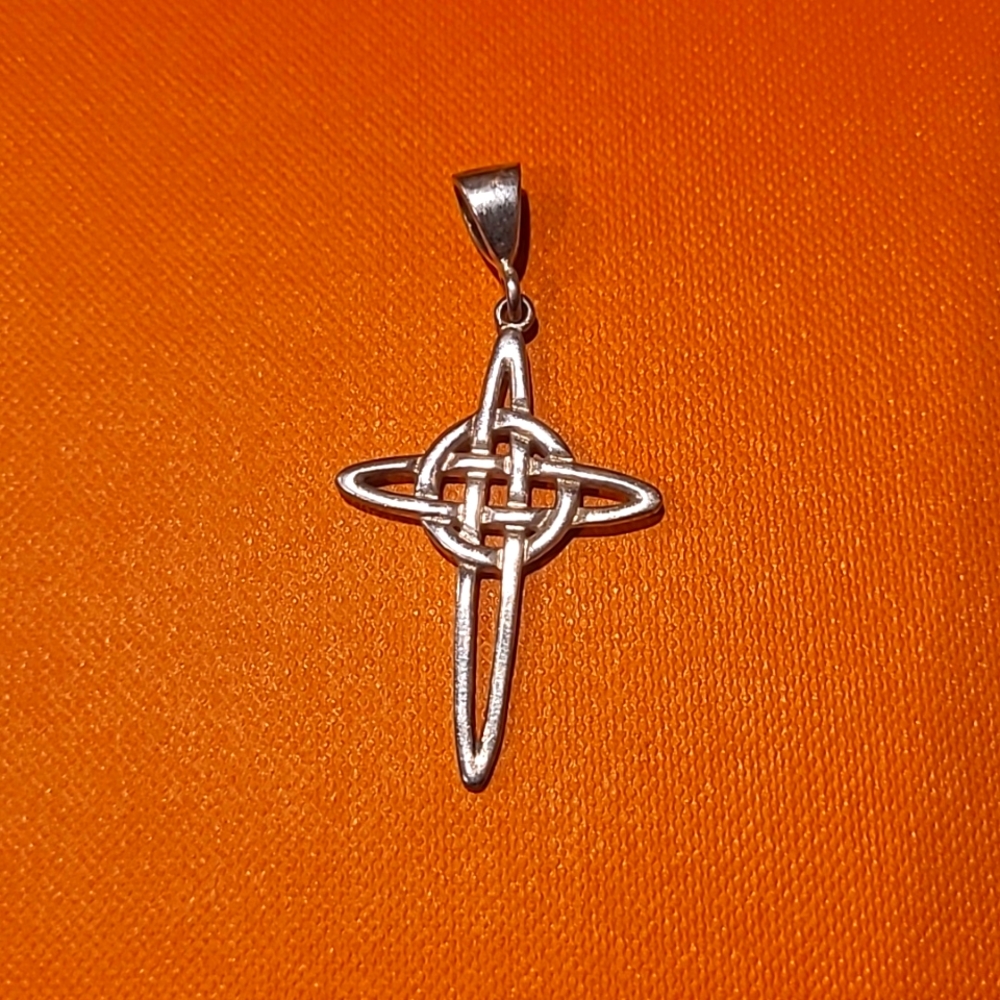 Sterling silver Celtic knot cross pendant St. Patrick's Day 💚 is coming!